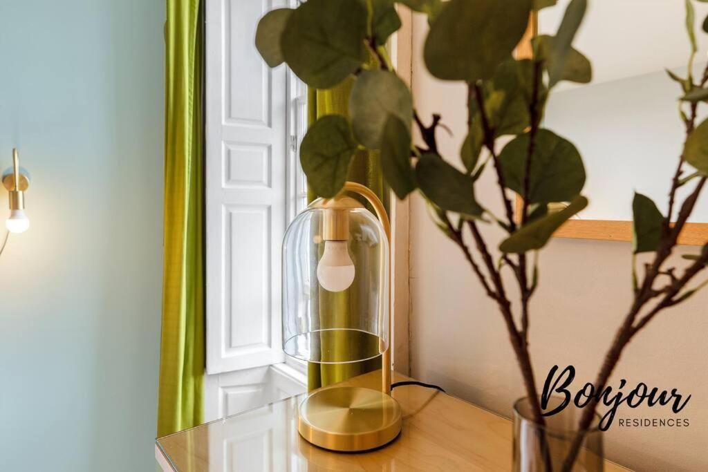 Monge Suite Old Town 2Br-1Ba, Near Royal Mile By Bonjour Residences เอดินบะระ ภายนอก รูปภาพ