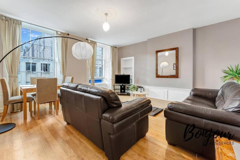 Monge Suite Old Town 2Br-1Ba, Near Royal Mile By Bonjour Residences เอดินบะระ ภายนอก รูปภาพ