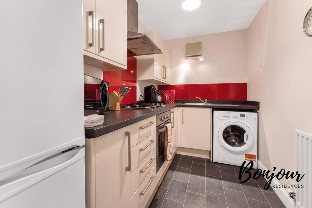 Monge Suite Old Town 2Br-1Ba, Near Royal Mile By Bonjour Residences เอดินบะระ ภายนอก รูปภาพ