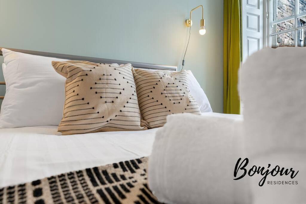 Monge Suite Old Town 2Br-1Ba, Near Royal Mile By Bonjour Residences เอดินบะระ ภายนอก รูปภาพ
