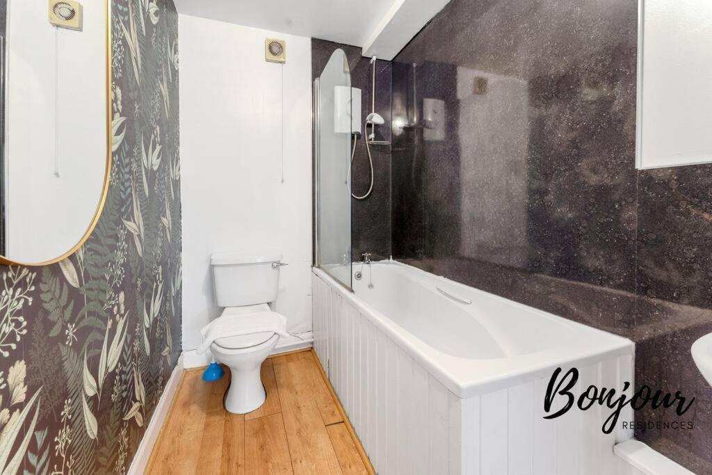 Monge Suite Old Town 2Br-1Ba, Near Royal Mile By Bonjour Residences เอดินบะระ ภายนอก รูปภาพ