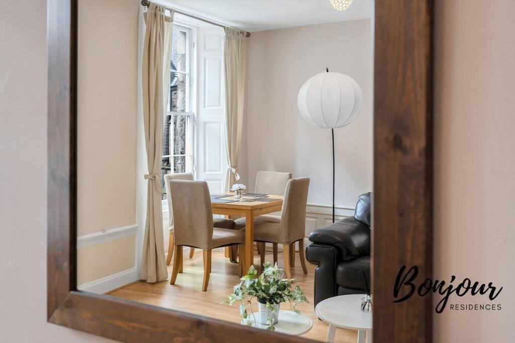 Monge Suite Old Town 2Br-1Ba, Near Royal Mile By Bonjour Residences เอดินบะระ ภายนอก รูปภาพ