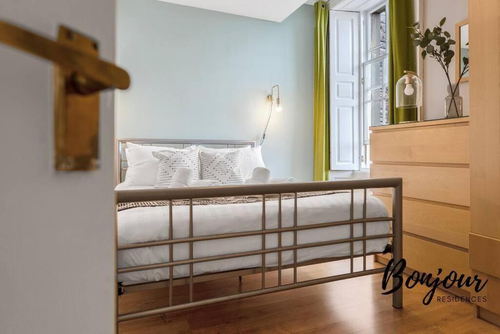 Monge Suite Old Town 2Br-1Ba, Near Royal Mile By Bonjour Residences เอดินบะระ ภายนอก รูปภาพ