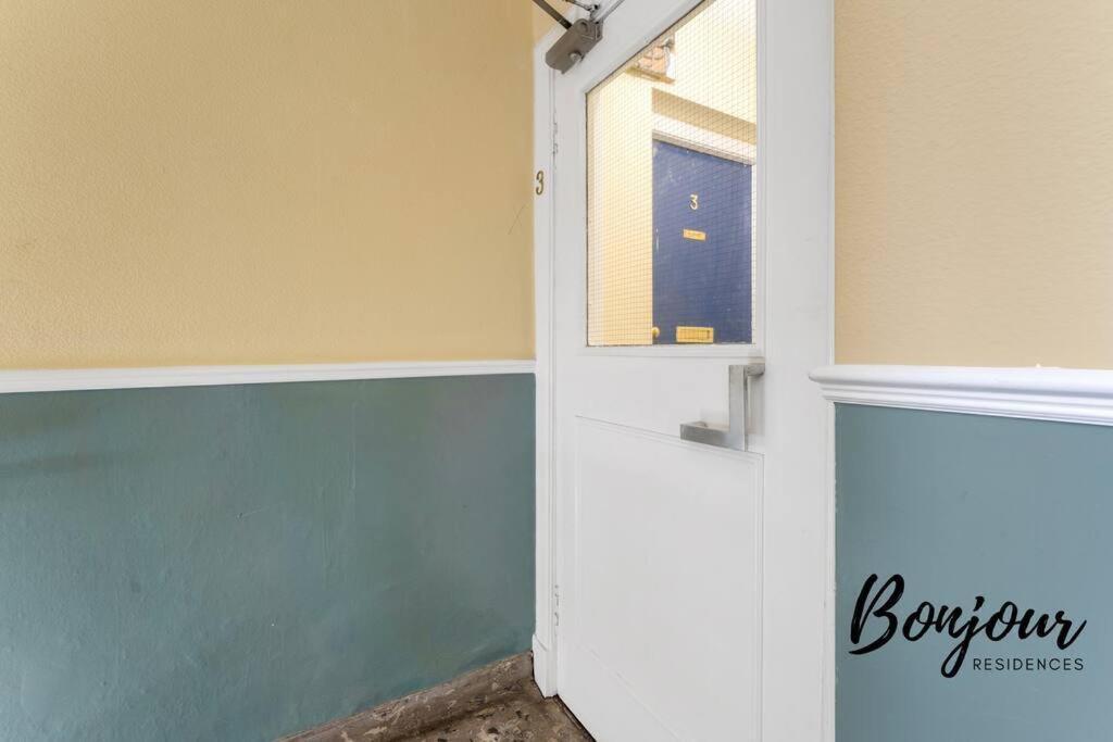 Monge Suite Old Town 2Br-1Ba, Near Royal Mile By Bonjour Residences เอดินบะระ ภายนอก รูปภาพ