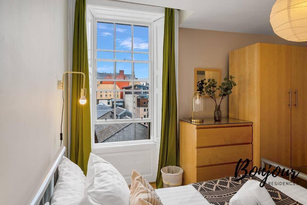 Monge Suite Old Town 2Br-1Ba, Near Royal Mile By Bonjour Residences เอดินบะระ ภายนอก รูปภาพ