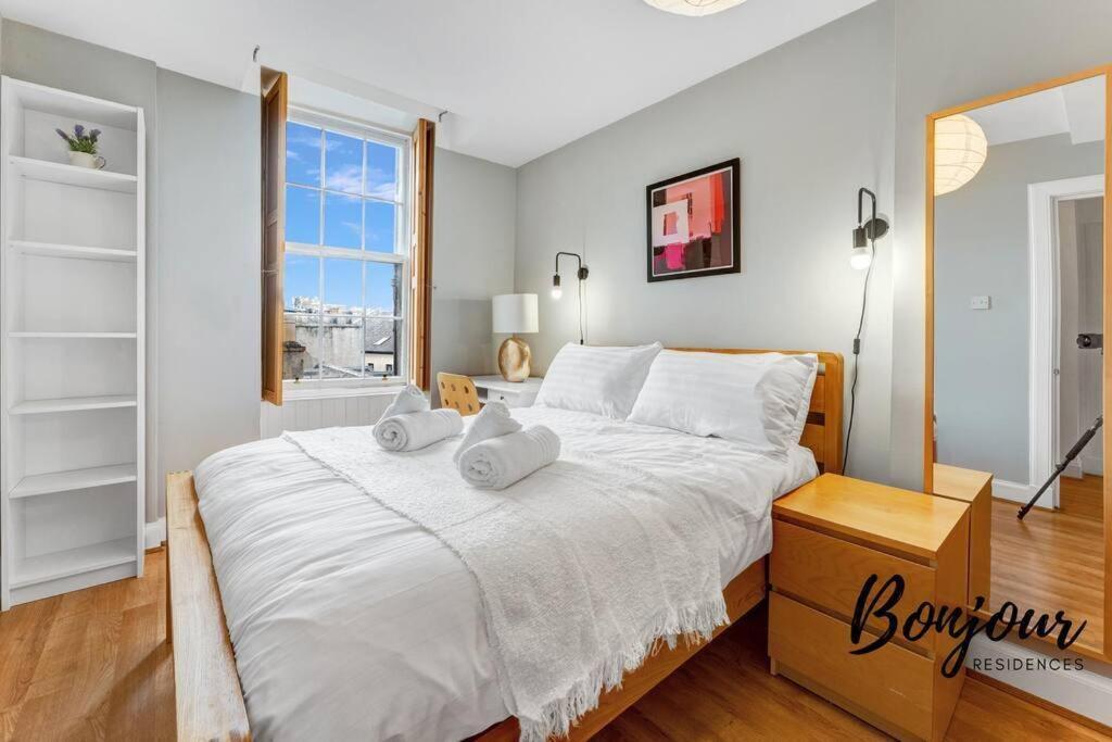 Monge Suite Old Town 2Br-1Ba, Near Royal Mile By Bonjour Residences เอดินบะระ ภายนอก รูปภาพ