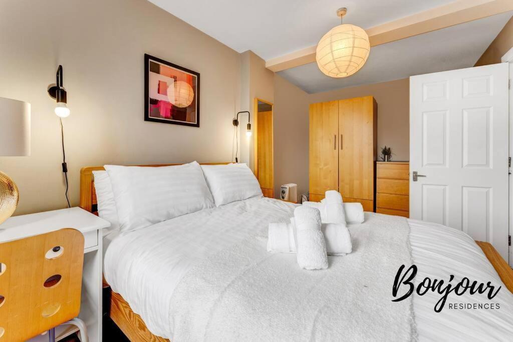 Monge Suite Old Town 2Br-1Ba, Near Royal Mile By Bonjour Residences เอดินบะระ ภายนอก รูปภาพ